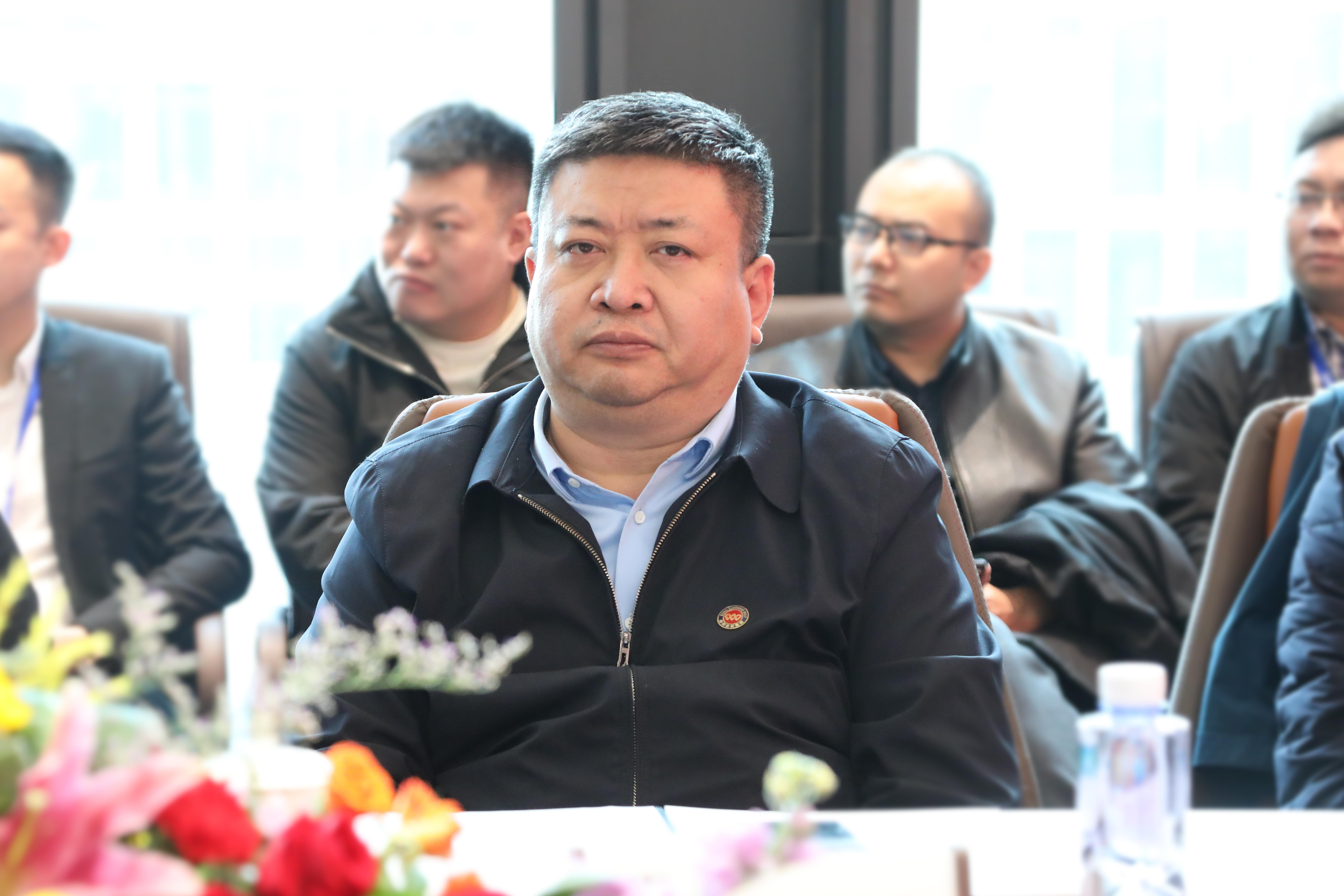 徐小宁.jpg